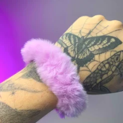 AE Faux Fur Fuzzy Scrunchie Womens