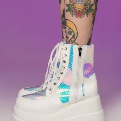 AE Snow Cobra White Platform Boots